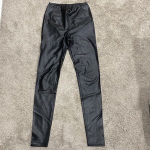 Wilfred free Daria leggings